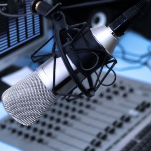 LPTD 9- Vražda v rádiu: rozhlasový tábor